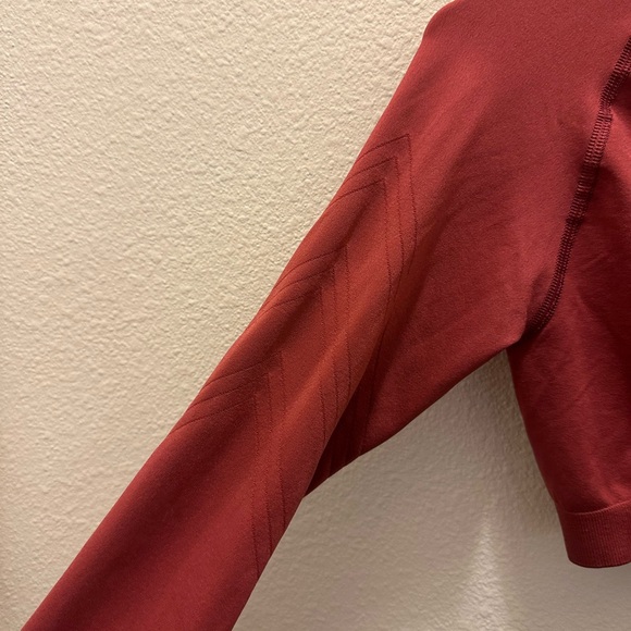 YoungLA Red Compression Mockneck - Picture 3 of 6